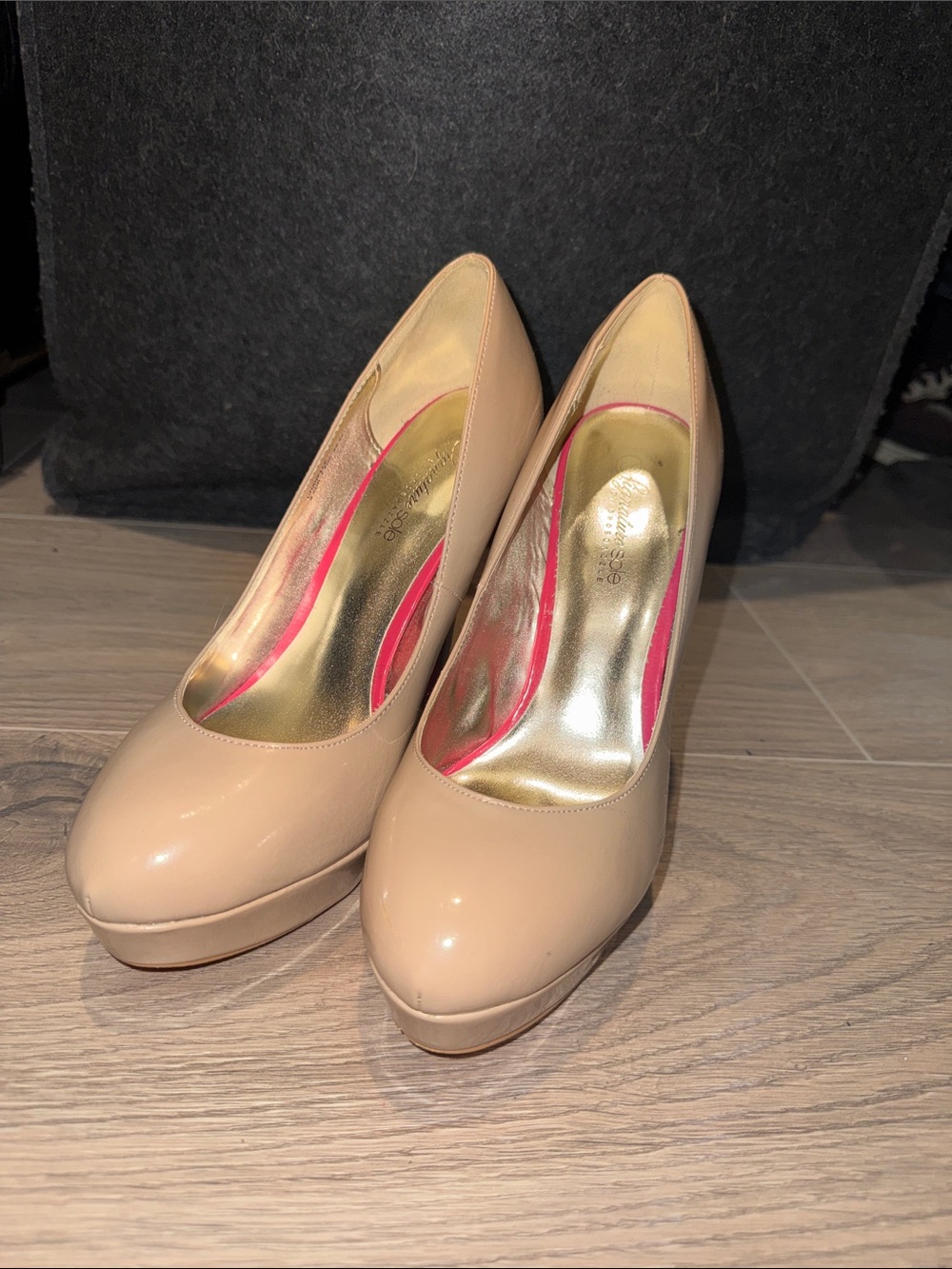 Shoe Dazzle Nude Patent Platform Pumps